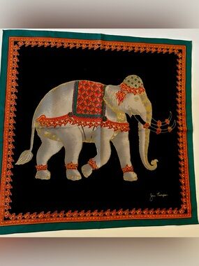 VINTAGE JIM THOMPSON 100% THAI SILK ELEPHANT SCARF WALL HANGING NAPKIN 16” X 16”